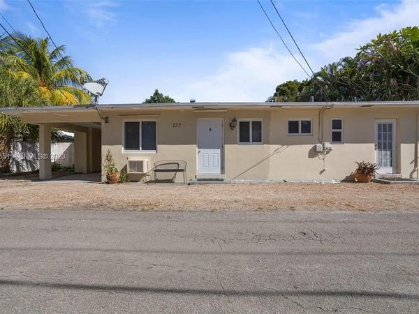 737 NE 16th Avenue, Unit #4, Fort Lauderdale, FL 33304