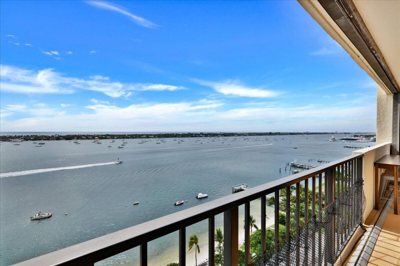 5600 N Flagler Drive, Unit 1608, West Palm Beach, FL 33407 Photo