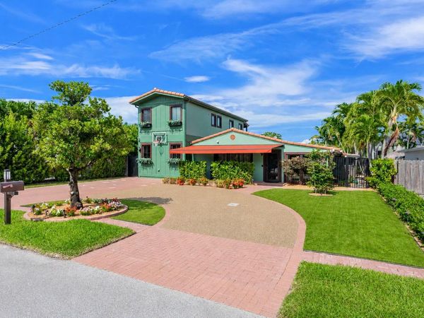1720 NE 17th Avenue, Fort Lauderdale, FL 33305