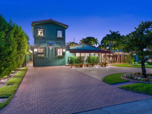1720 NE 17th Avenue, Fort Lauderdale, FL 33305