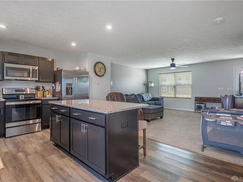 6023 Aviation Trail, Moraine, OH 45439 Photo 2