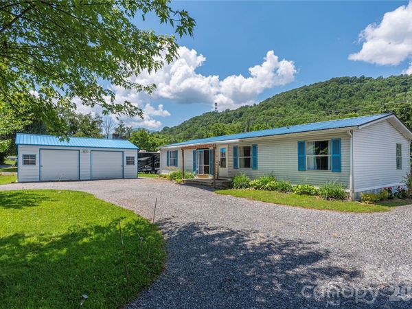 1458 Old Balsam Road , Waynesville, NC 28786