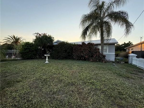 4702 Olive AVE S, LEHIGH ACRES, FL 33976
