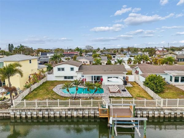 8722 HICKORYWOOD LANE , TAMPA, FL 33615