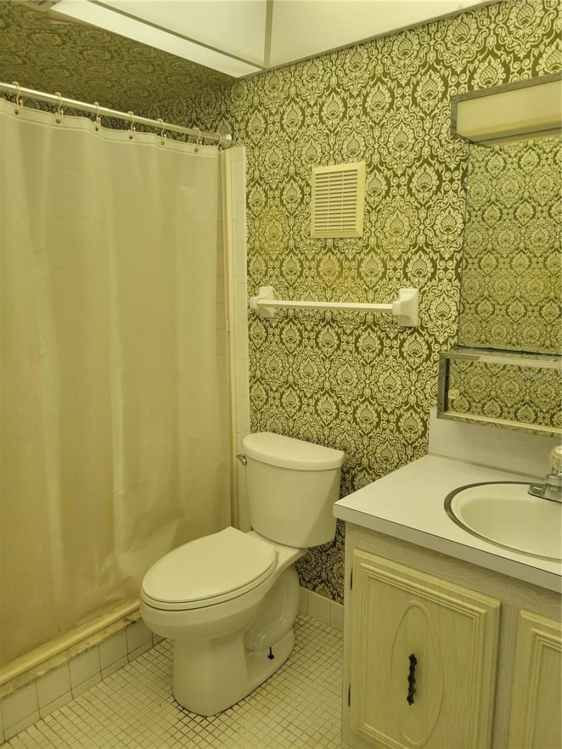 9950 62nd Terrace N, Unit 404, Saint Petersburg, FL 33708 Photo