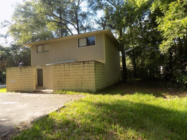 713 SW 69 STREET , GAINESVILLE, FL 32607