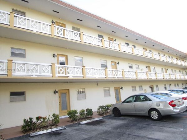 5111 W OAKLAND PARK BLVD , Unit 301, Lauderdale Lakes, FL 33313