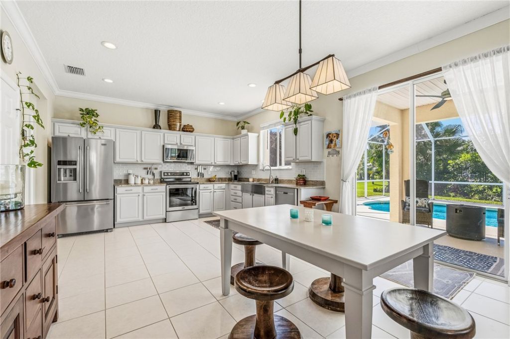 6455 36th Lane, Vero Beach, FL 32966 Photo