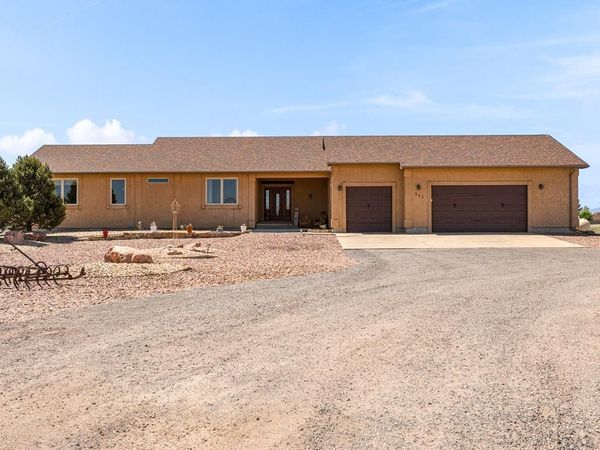 542 E Abeyta Dr, Pueblo, CO 81007