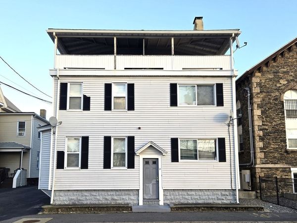 9 Cedar St, Unit 2R, Taunton, MA 02780