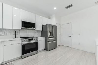 827 Hampton Cir , Unit 146, Naples, FL 34105 Photo