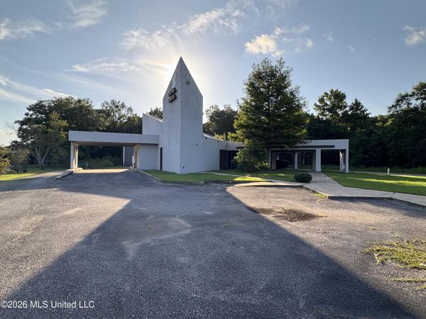 7125 Mississippi 613 , Moss Point, MS 39563