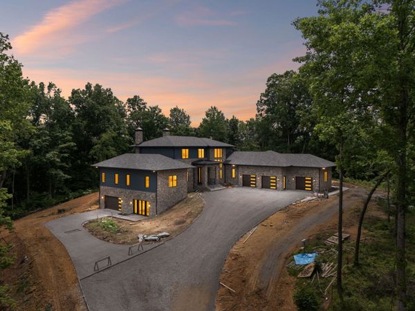 1782 Springwater Lane , Thompsons Station, TN 37179