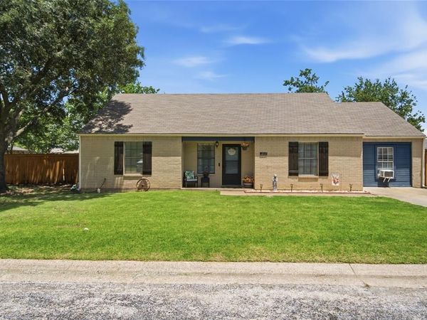 217 N Laramie Circle, Pilot Point, TX 76258