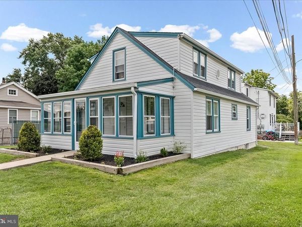 1242 CHESTNUT STREET, MARCUS HOOK, PA 19061