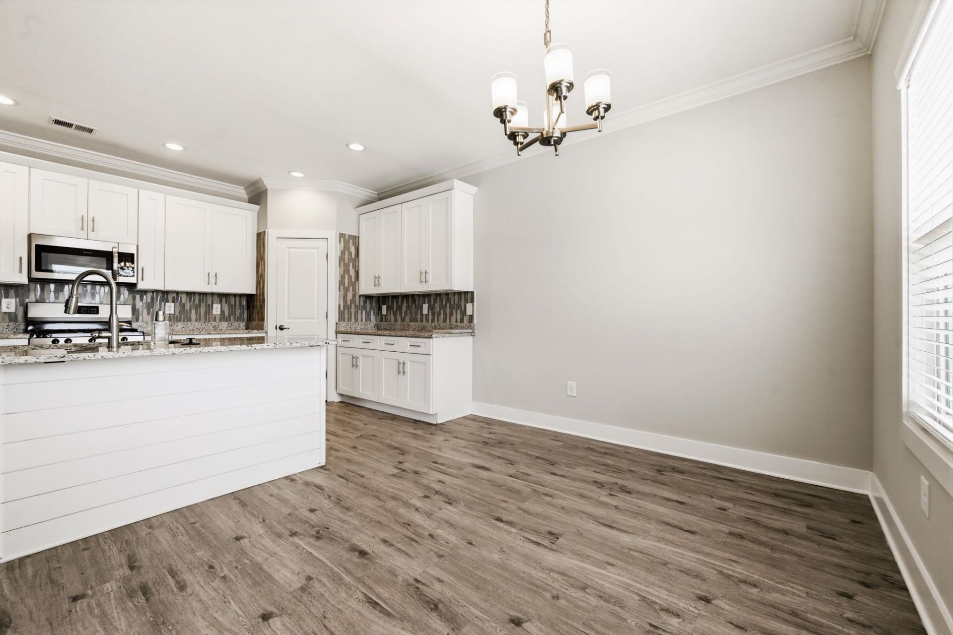 643 Belmont Dr.  Photo 16