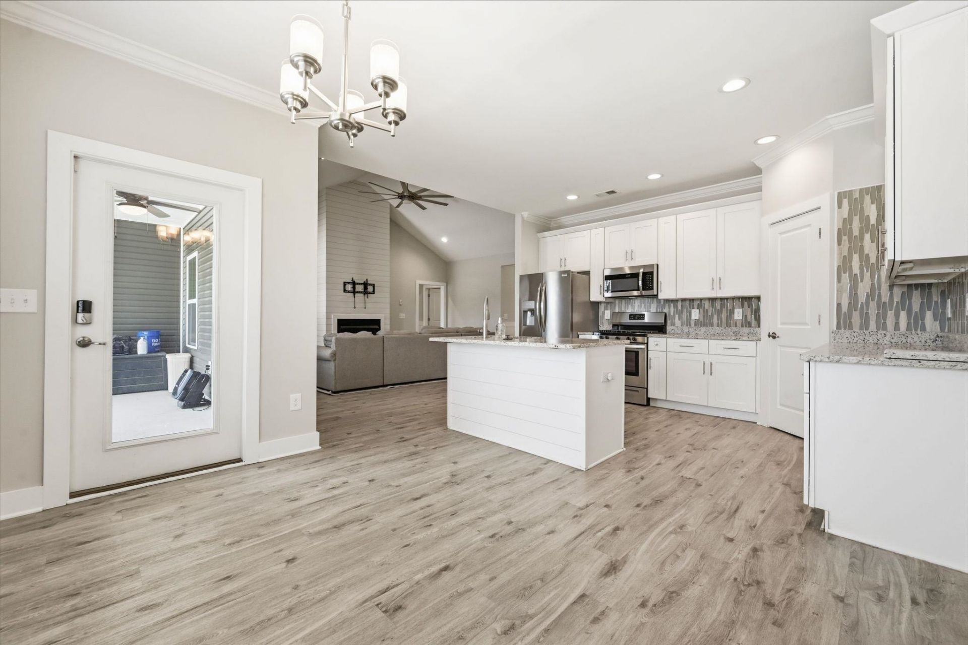 643 Belmont Dr.  Photo 17