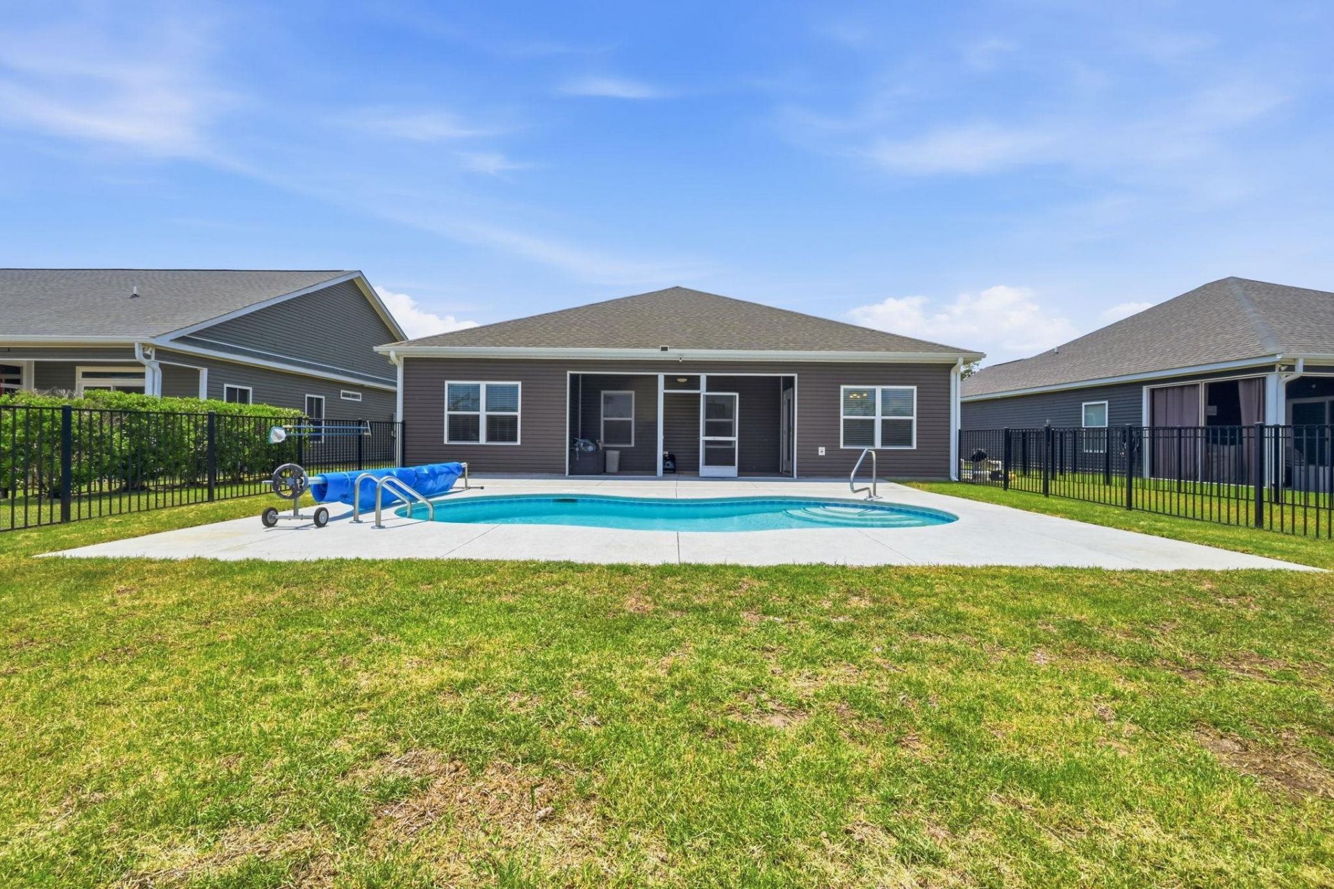 643 Belmont Dr.  Photo 23