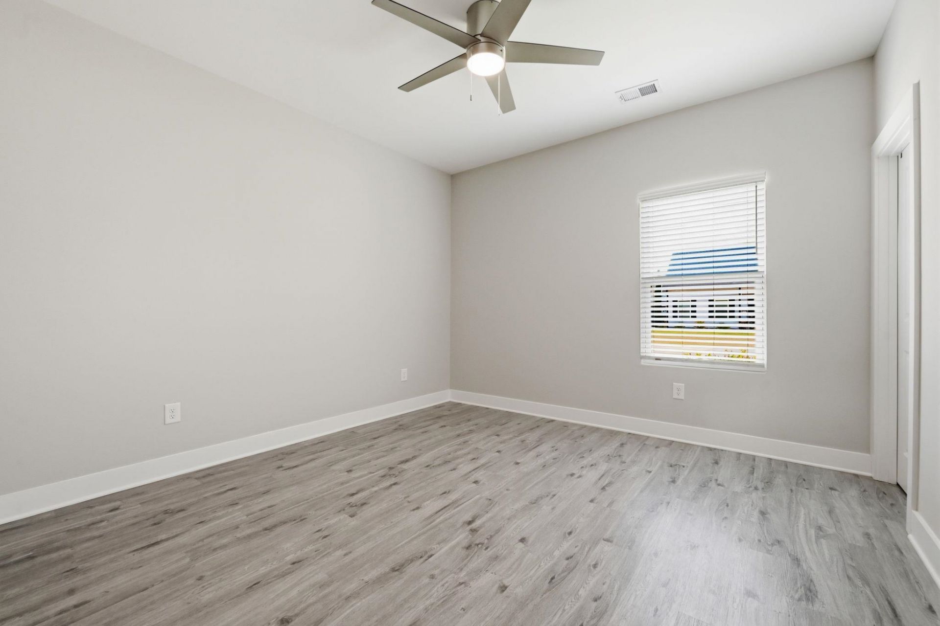 643 Belmont Dr.  Photo 35