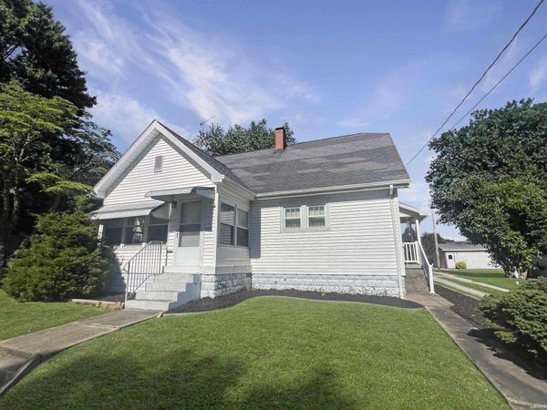 109 N Walnut Street, Huntingburg, IN 47546