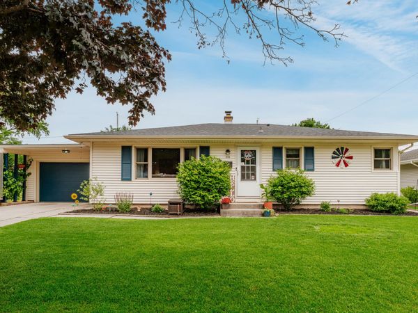 332 S Kendrick Ave, Burlington, WI 53105