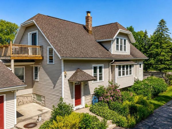 2029 W Donges Bay Rd, Unit 2031, Mequon, WI 53092