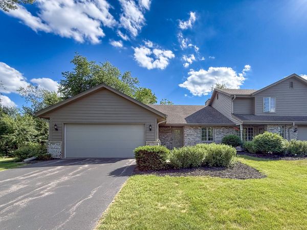 3825 Kodiak Trl, Unit A, Brookfield, WI 53045