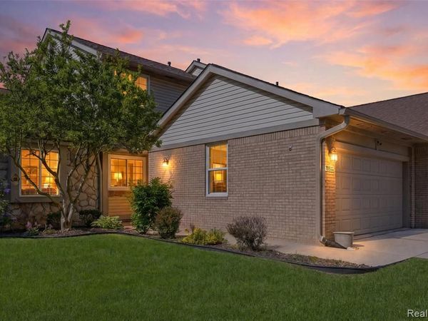 22852 Woodcreek Drive, Taylor, MI 48180