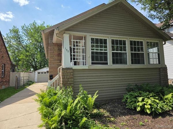 177 N Riverbank Street, Wyandotte, MI 48192