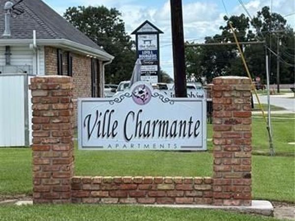 100 WADE Street , Luling, LA 70070