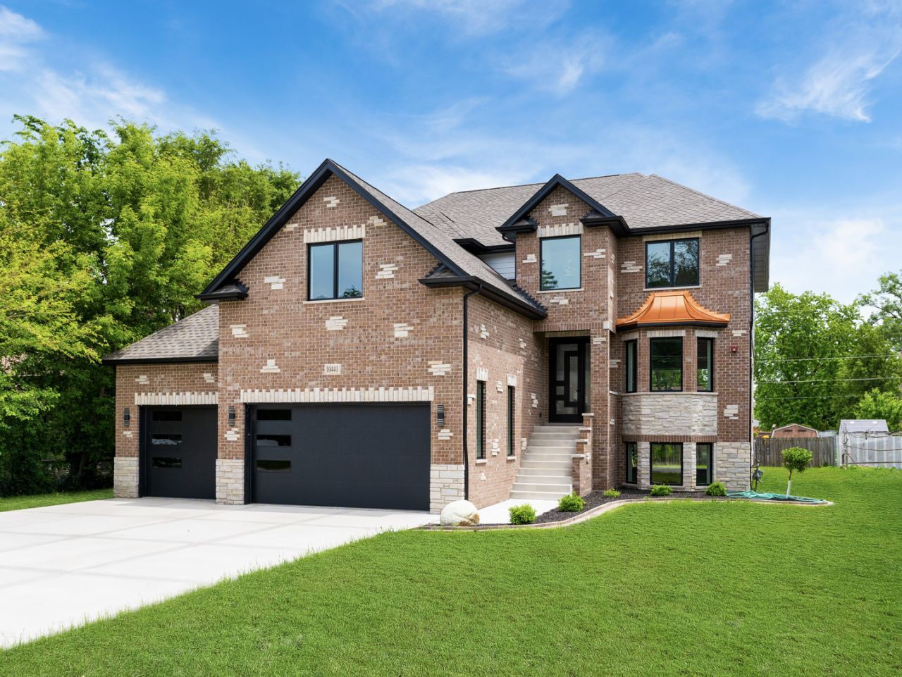 10441 S 83rd Avenue, Palos Hills, IL 60465