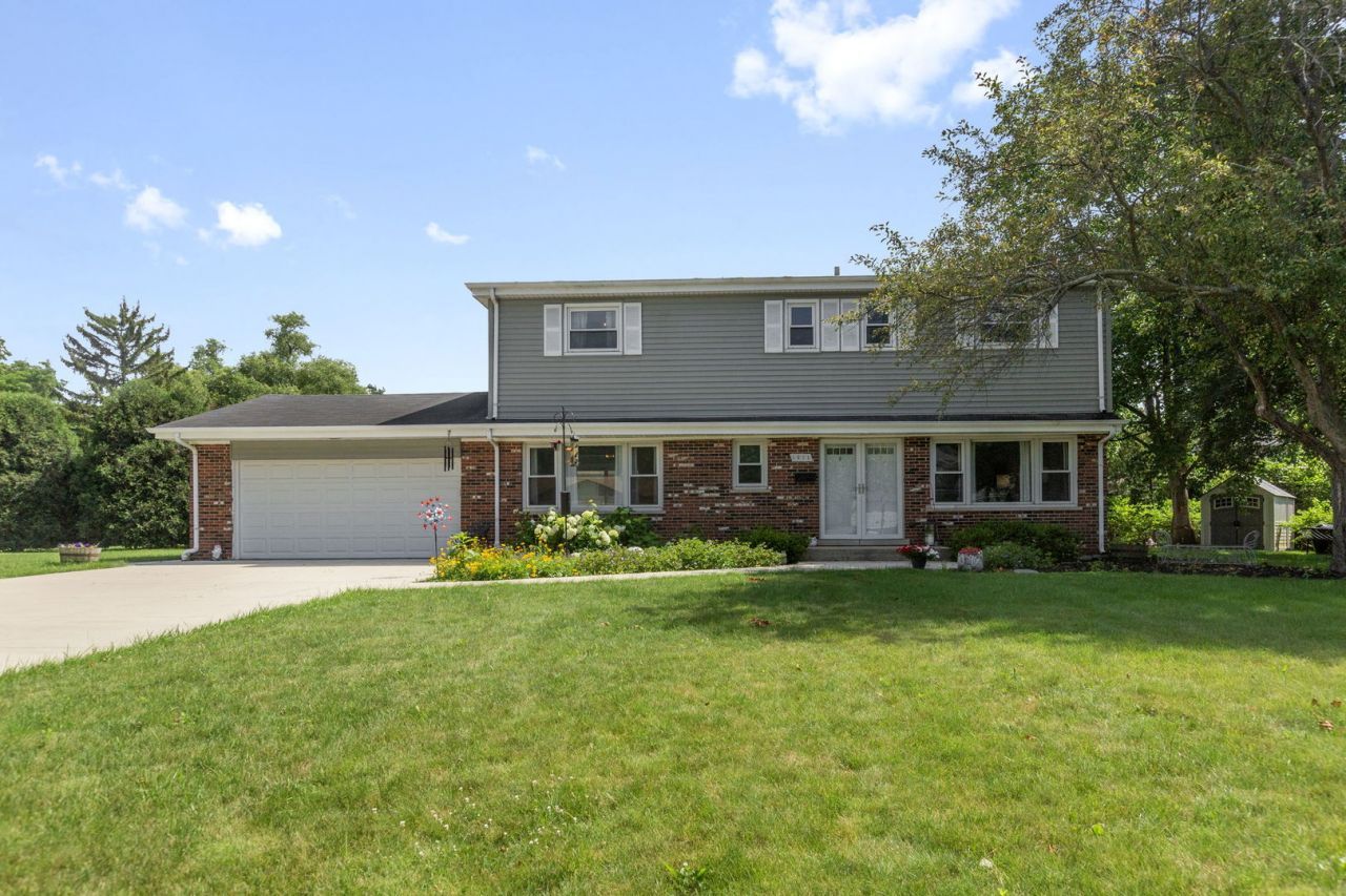 1211 W Marion Road, Arlington Heights, IL 60004 Main Photo