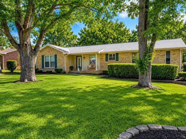 107 Charleston Dr, Goodlettsville, TN 37072