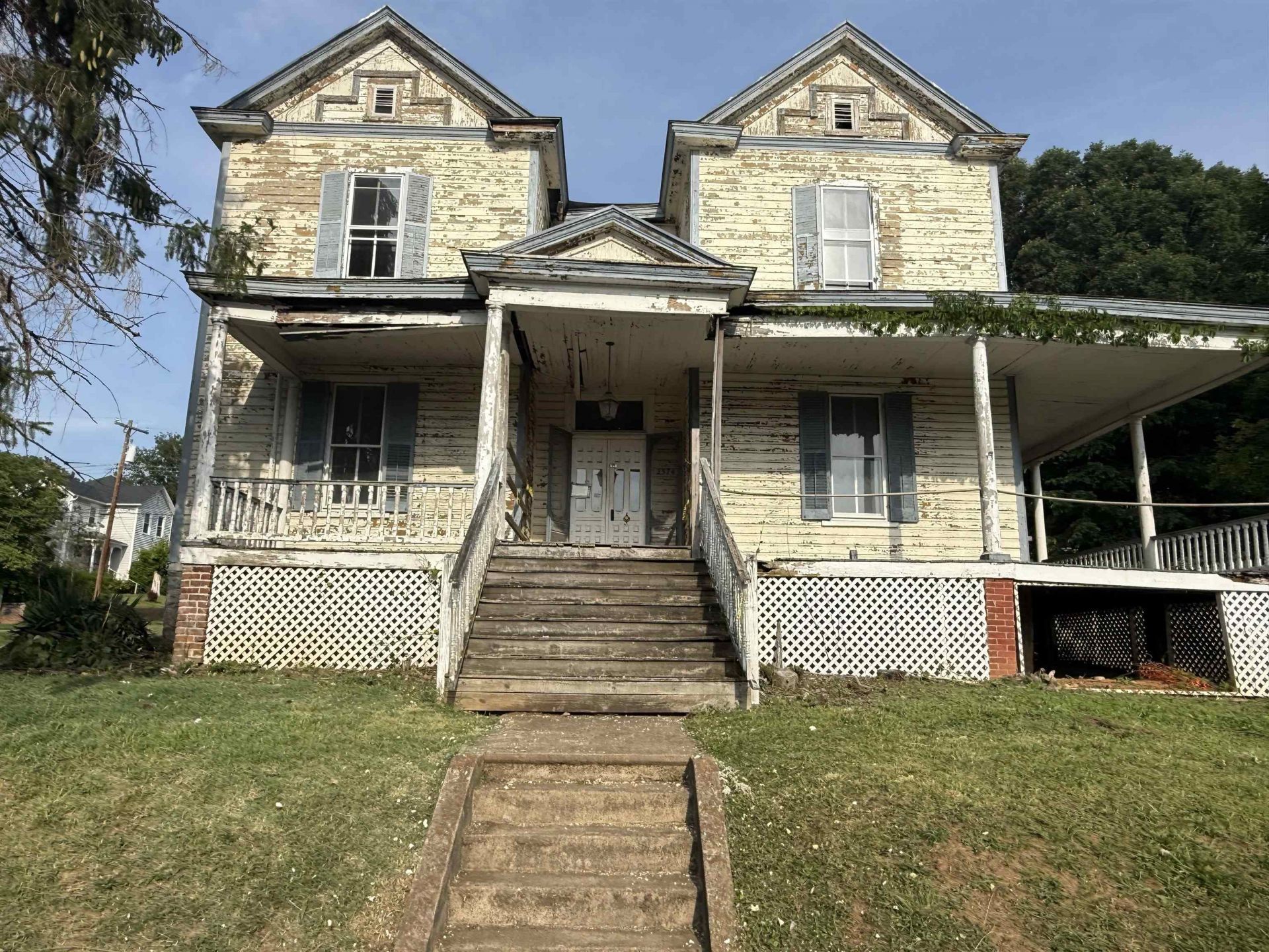 2374 MAPLE AVE, BUENA VISTA, VA 24416