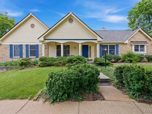 201 W Manor Dr. Drive, Chesterfield, MO 63017