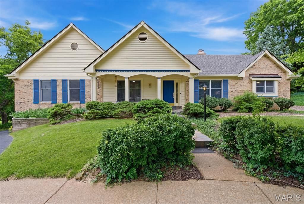 201 W Manor Dr. Drive, Chesterfield, MO 63017 Main Photo