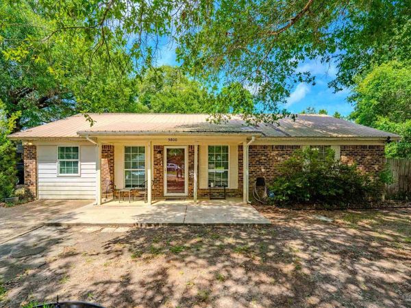5800 Wickford Ln, Pensacola, FL 32526