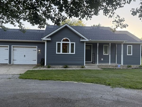 10852 N 100 E , Wheatfield, IN 46392