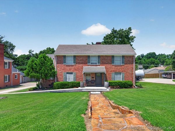 1525 Hillcrest Drive, Bartlesville, OK 74003