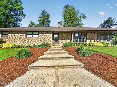 11165 Nixon Road, Grand Ledge, MI 48837