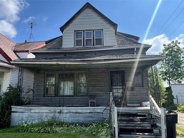 6628 Burns Street , Detroit, MI 48213