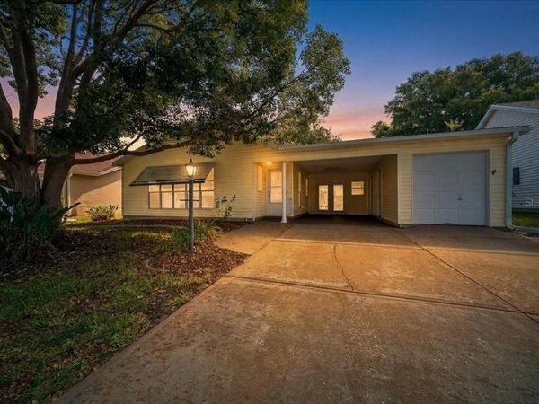 1133 DEL TORO DRIVE , LADY LAKE, FL 32159