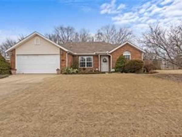 1286 Hackberry Place , Elkins, AR 72727