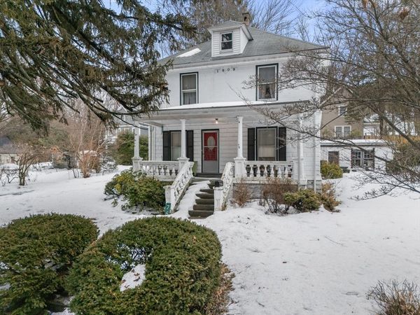 76 Seaver Street, Wellesley, MA 02481