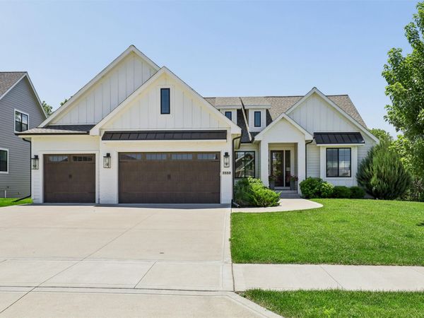 3550 NW 178th Street , Clive, IA 50325