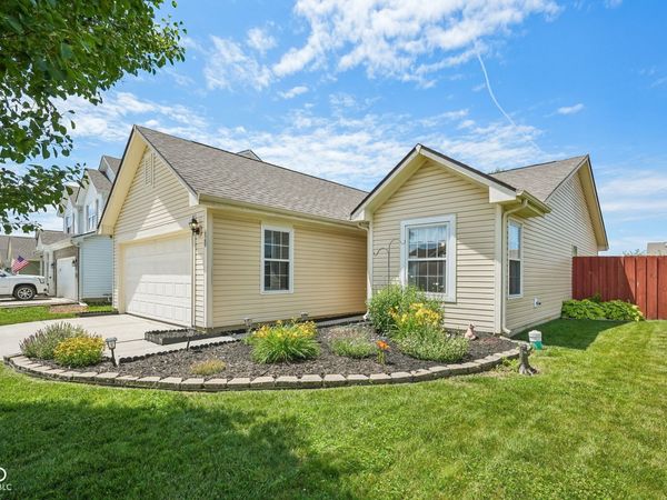 620 Bobtail Drive , Greenfield, IN 46140