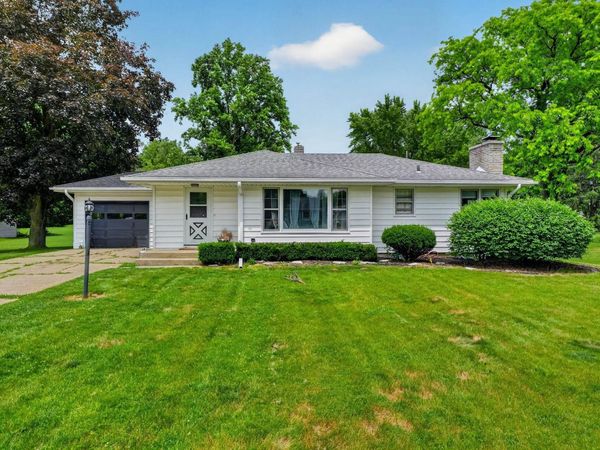24701 CR 20 Road, Elkhart, IN 46517