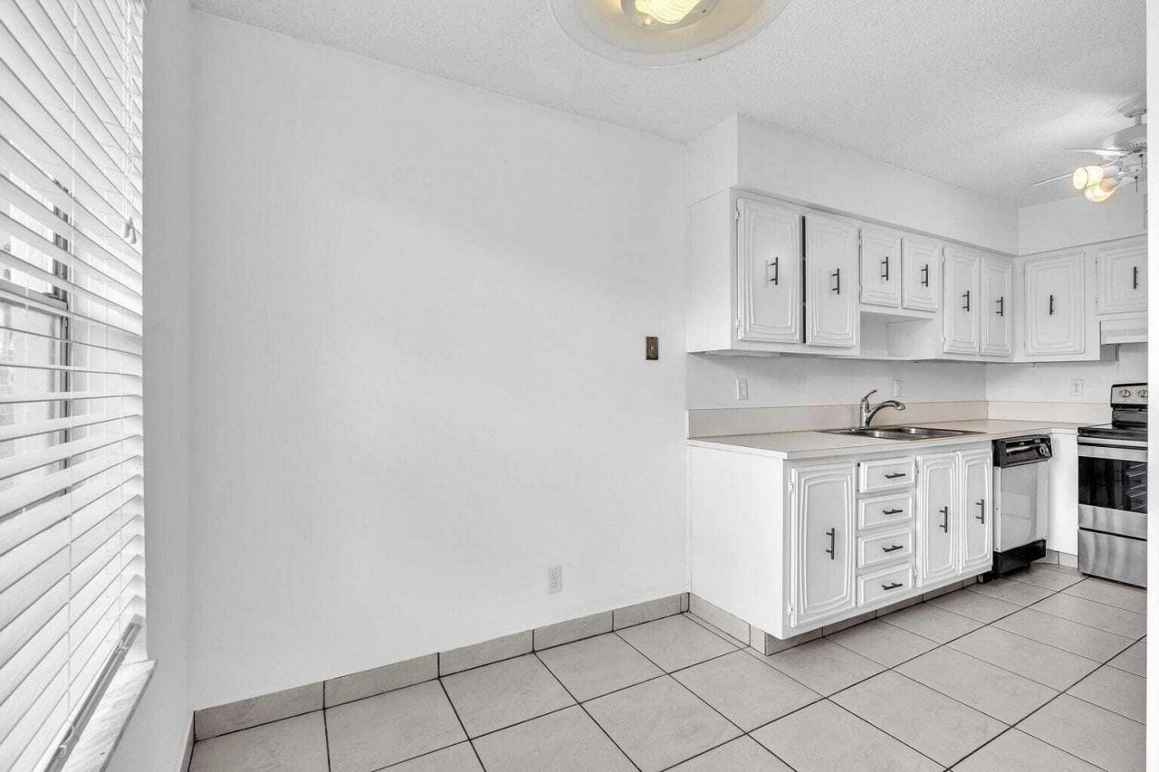 13721 Flora Place, Unit D, Delray Beach, FL 33484 Photo