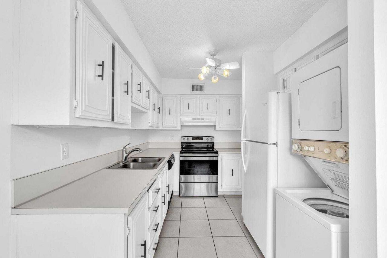 13721 Flora Place, Unit D, Delray Beach, FL 33484 Photo