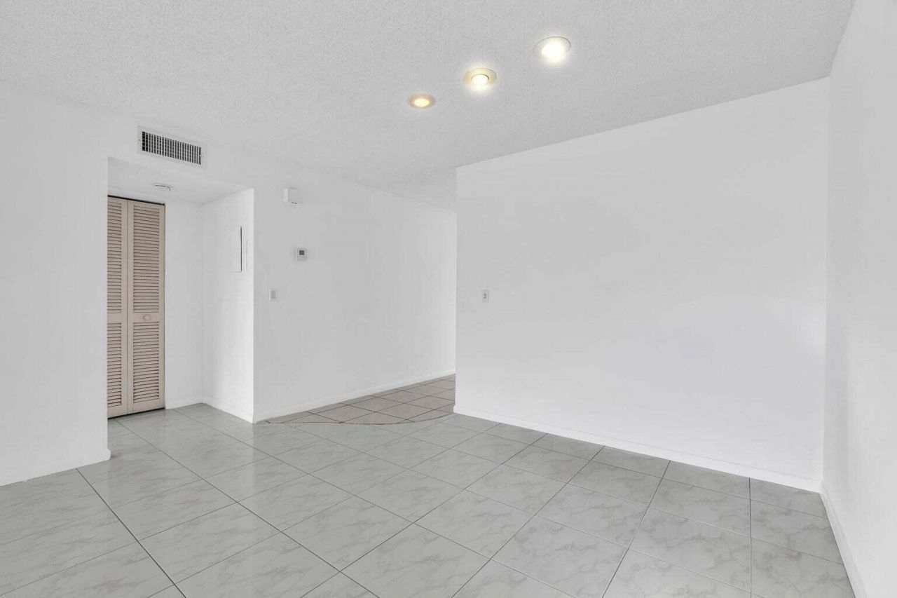 13721 Flora Place, Unit D, Delray Beach, FL 33484 Photo